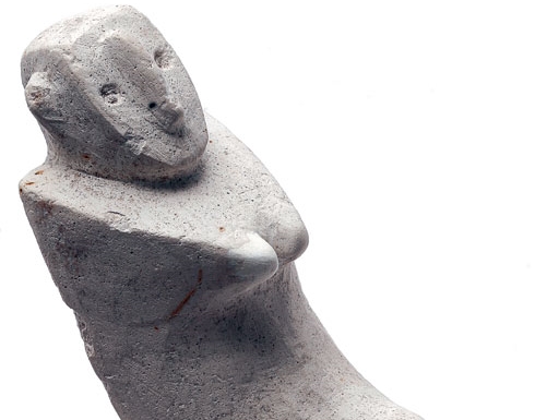 Oturan insan heykelciği, Kireçtaşı, MÖ. 7000-6500
